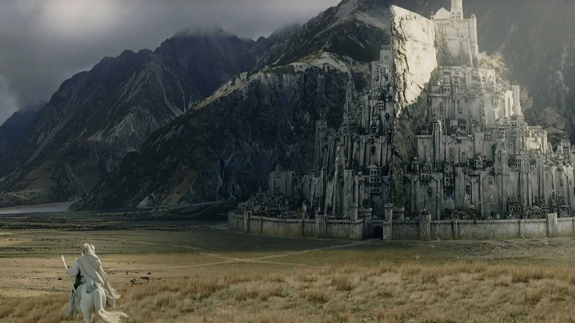 Lord of the Rings ROTK Gandalf riding up to Minas Tirith-1