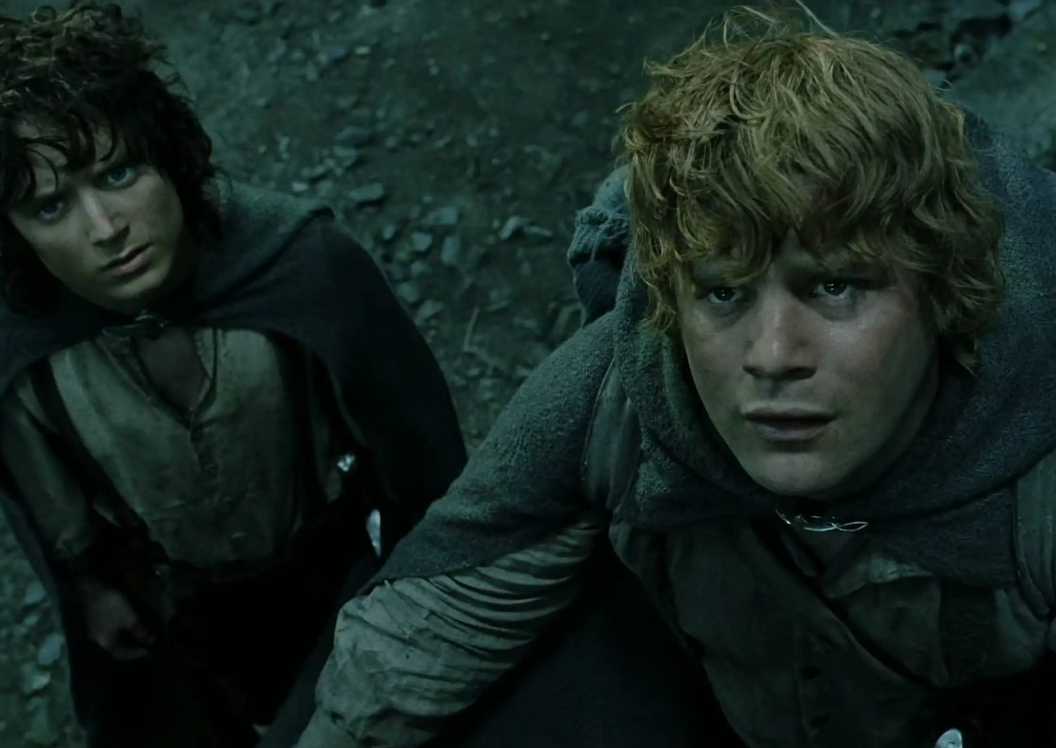Lord of the Rings Sam and Frodo at Mordor gates