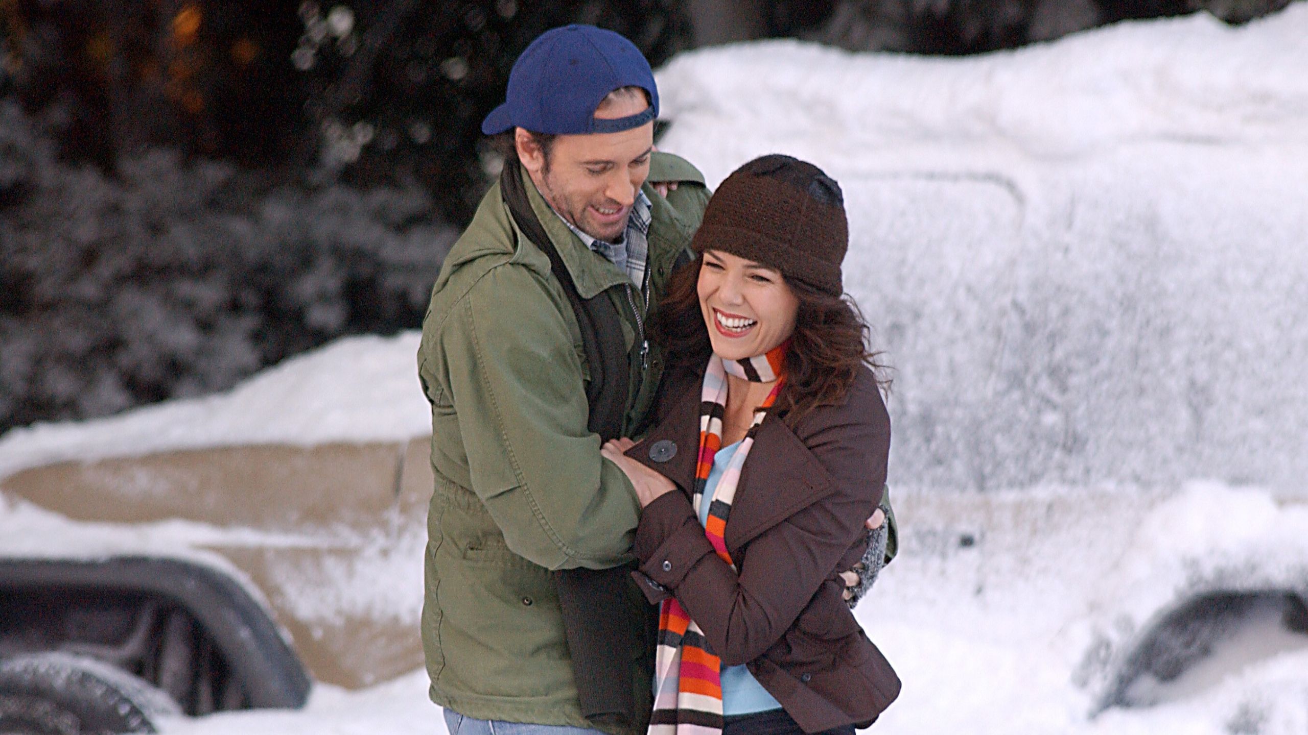 Gilmore Girls: Luke and Lorelai's Relationship Timeline, Season By Season image