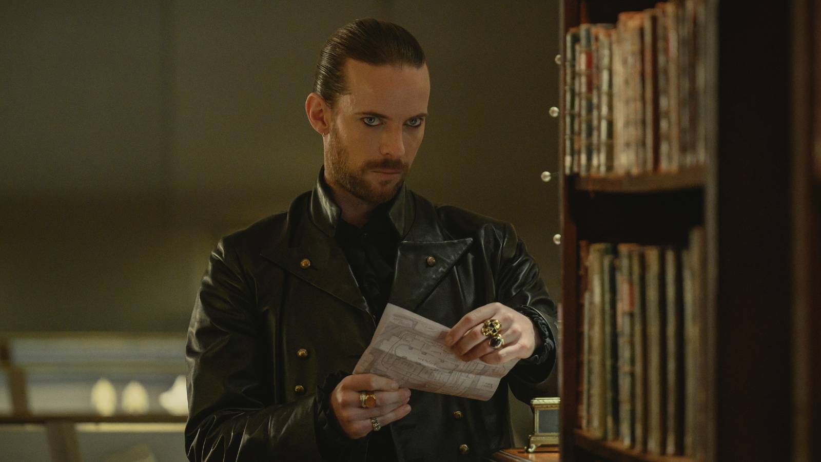 Luke Treadaway as The Golden Blade in Lockwood & Co on Netflix
