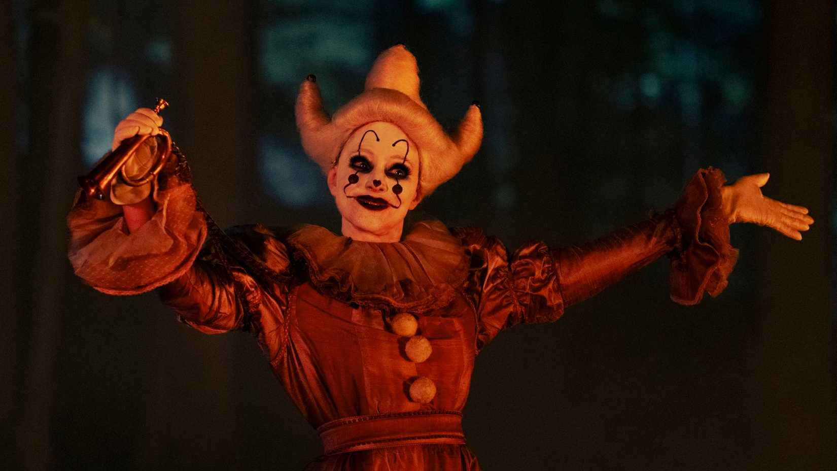 Madeleine Stowe dressed as a clown in IT Welcome to Derry