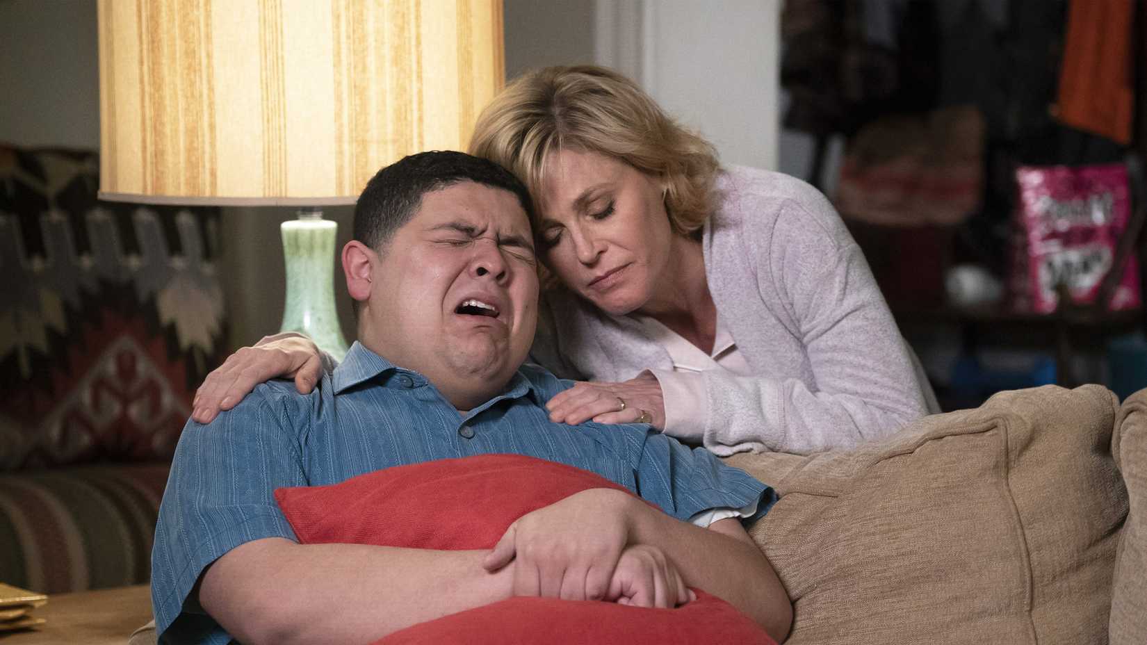 Manny and Claire in Modern Family season 10, episode 22