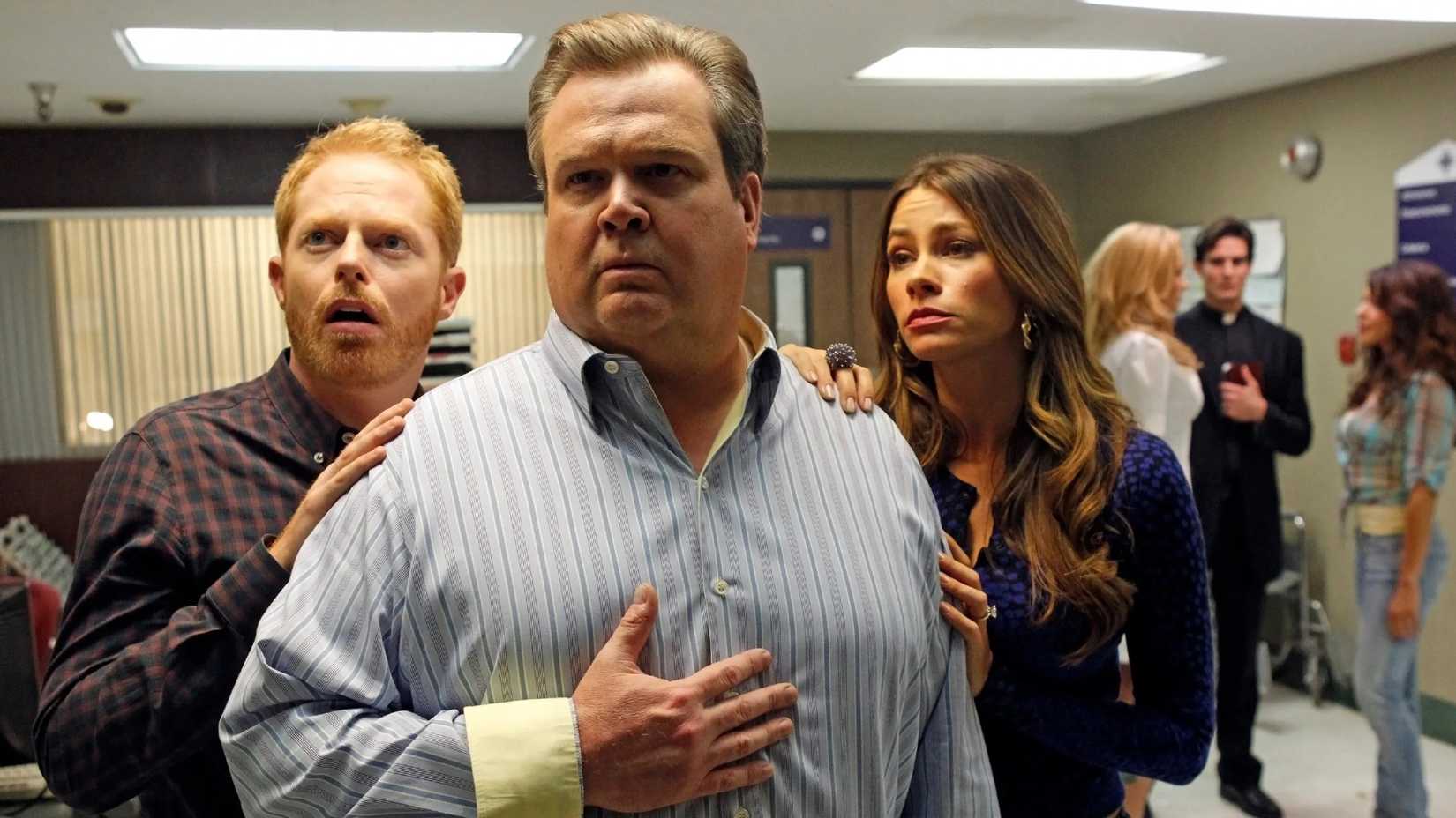 Mitchell, Cameron, and Gloria in Modern Family season 3 episode 24