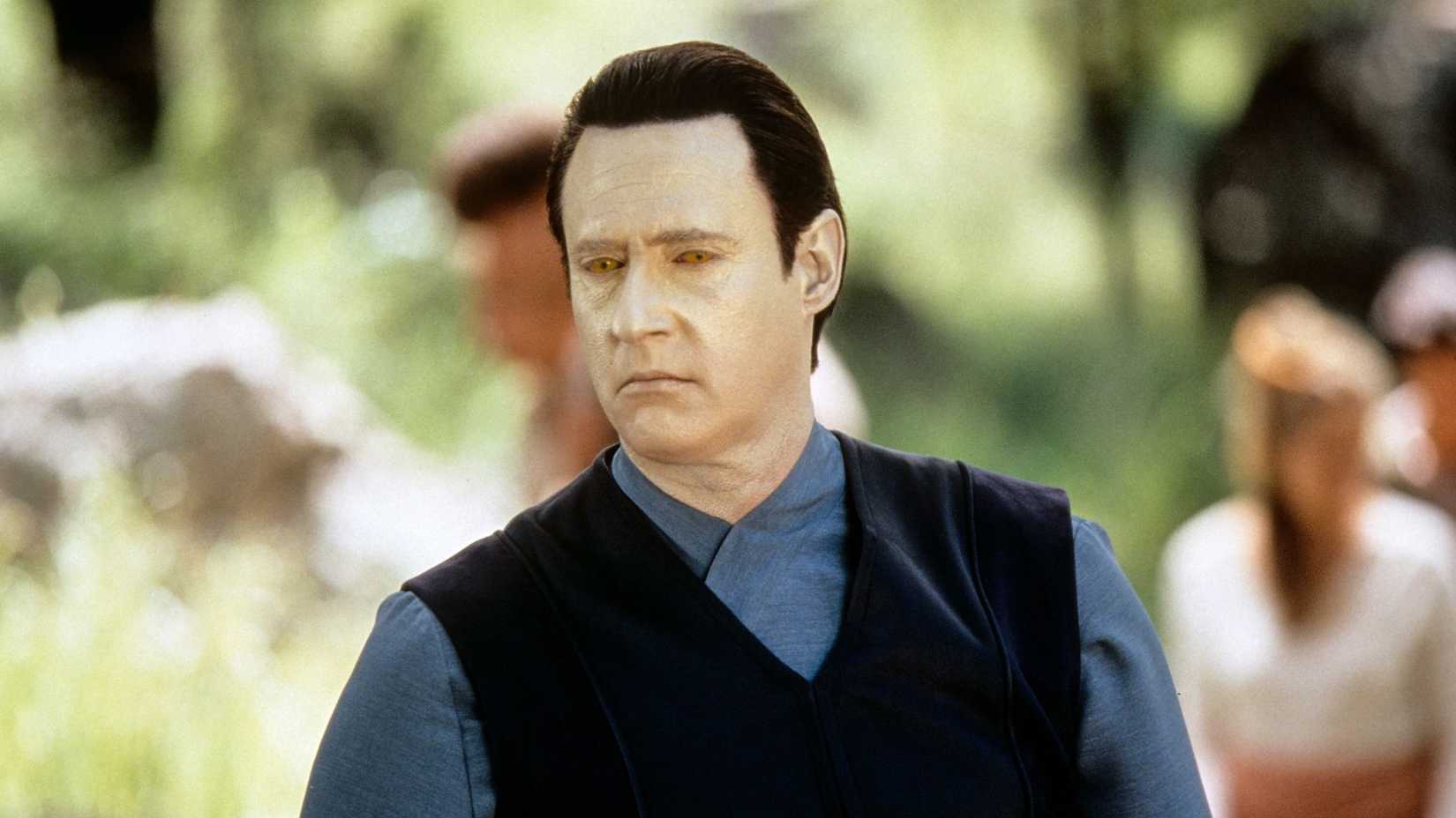 Data wearing civilian clothing in the Ba'ku village