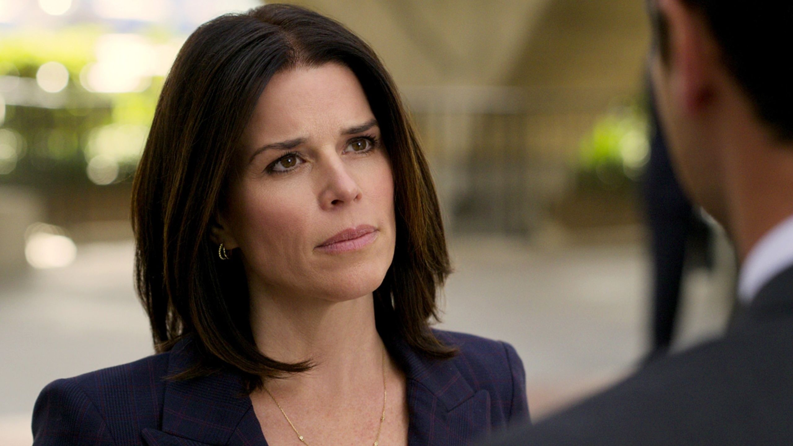 HBO Max's Upcoming Drama Gives Neve Campbell A Proper Lincoln Lawyer Replacement image