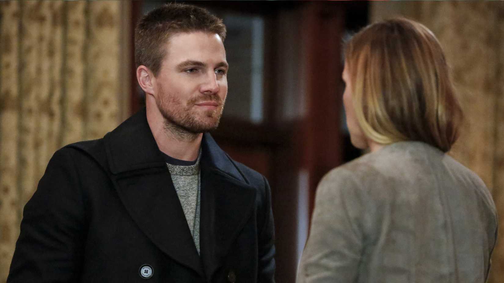 Oliver and Laurel talk in Arrow
