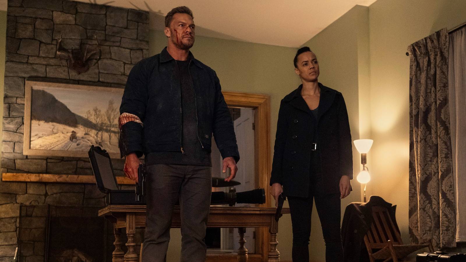 Reacher Officially Releasing 2 Seasons In 2026 Is A Double-Edged Sword