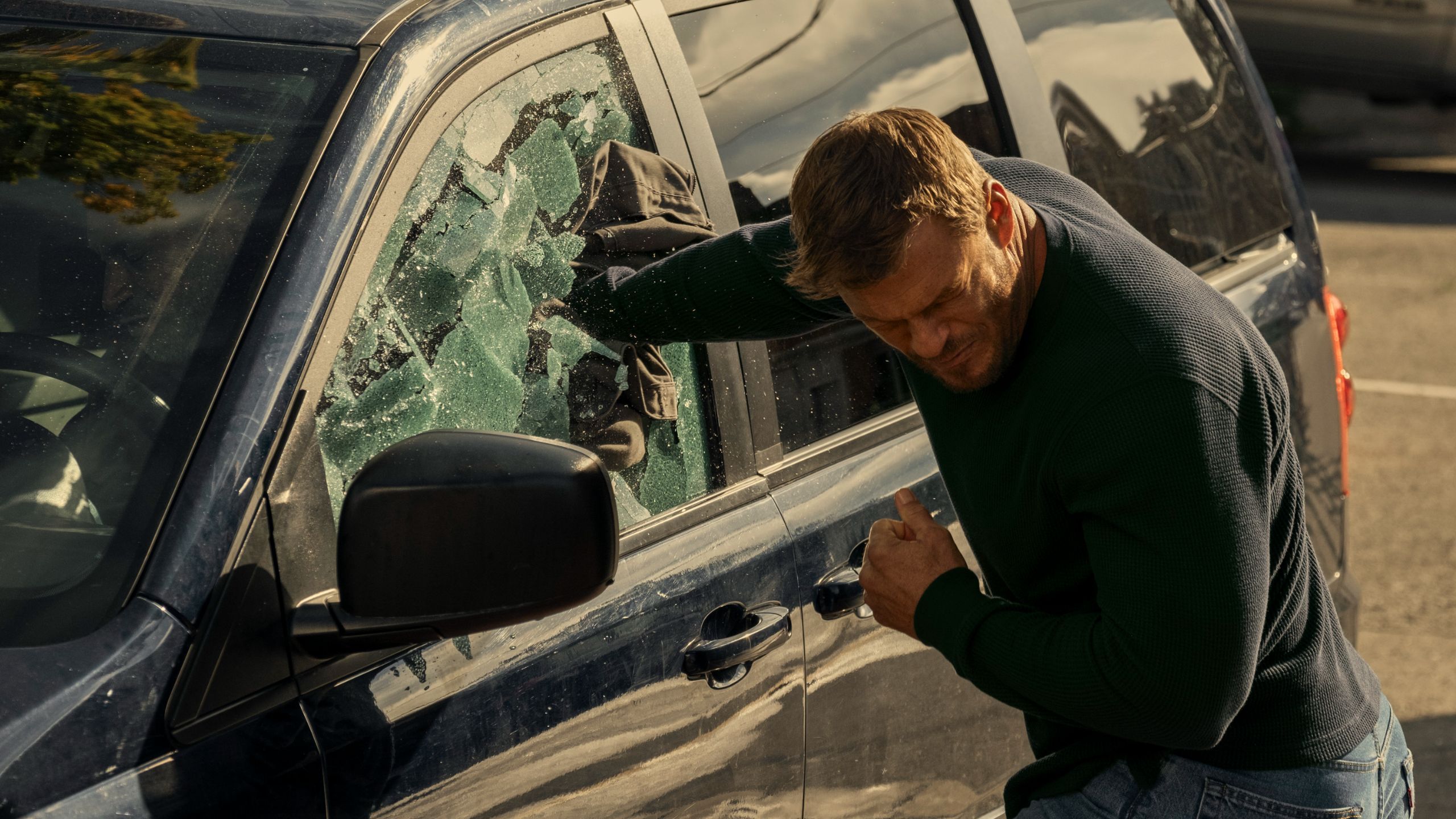 Reacher Gets 10/10 For Action And 1/10 For Realism image