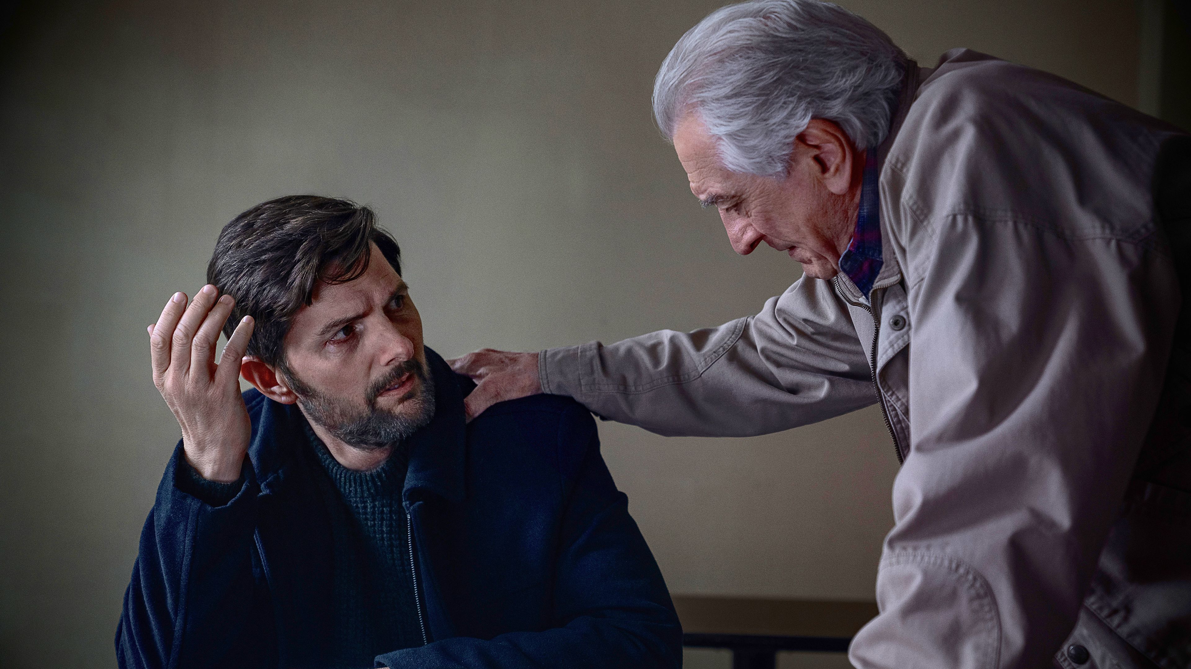 Robert De Niro Is Targeted By A Terrifying Serial Killer In Netflix’s The Whisper Man Trailer