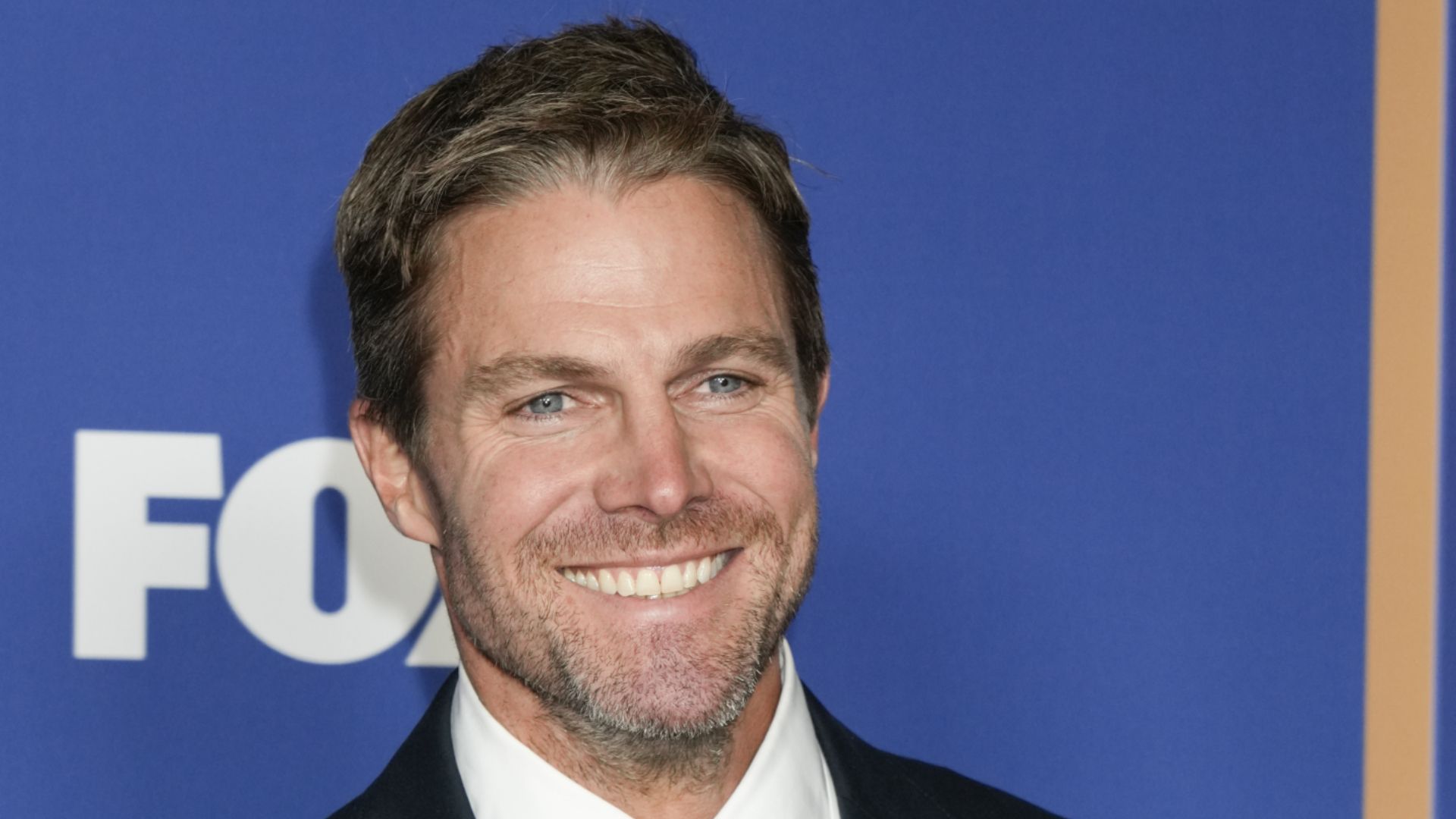 Stephen Amell’s Classic Action Series Reboot Unveiled In New Baywatch Trailer image