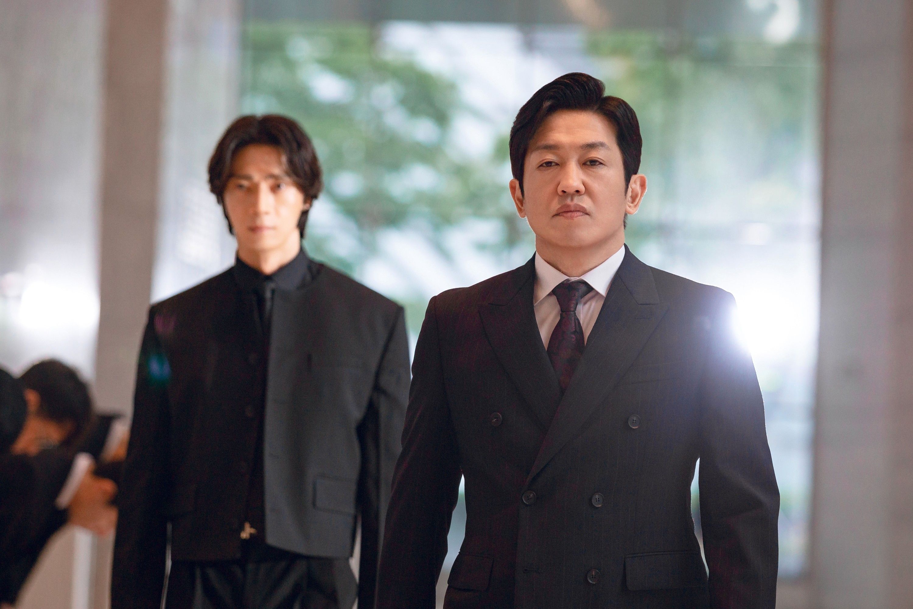 OUR STICKY LOVE, (aka IREON YEOT GATEUN SARANG), HEO Sung-tae (right), (Season 1, ep. 109, aired Aug. 7, 2026). photo: Song Hyoun-jong / ©Netflix