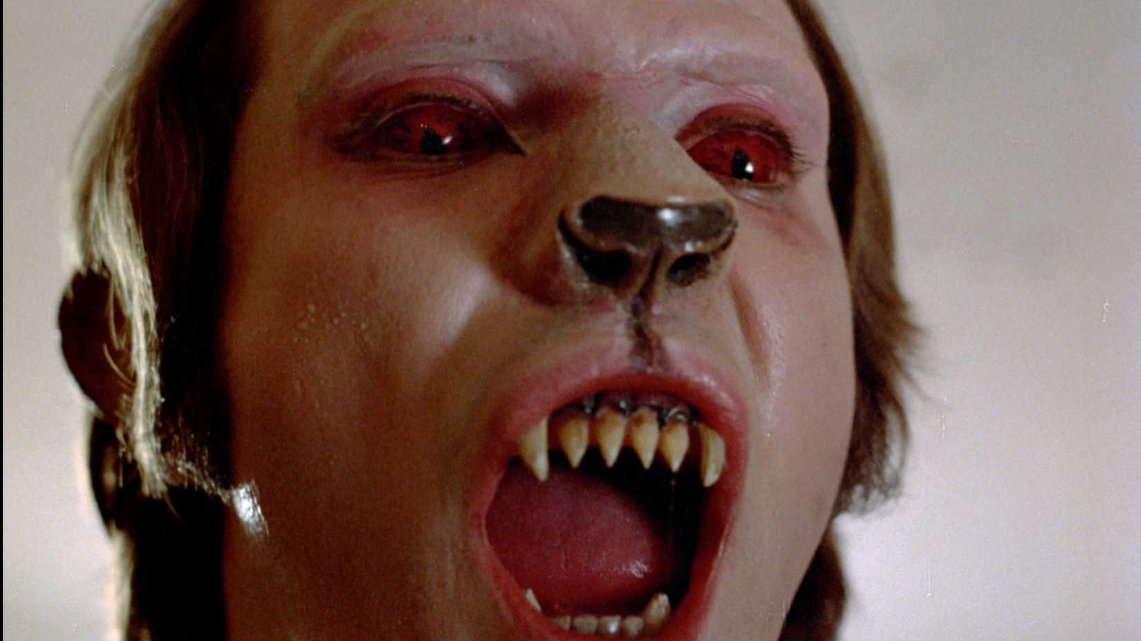 The alien transforming in Prey (1977)
