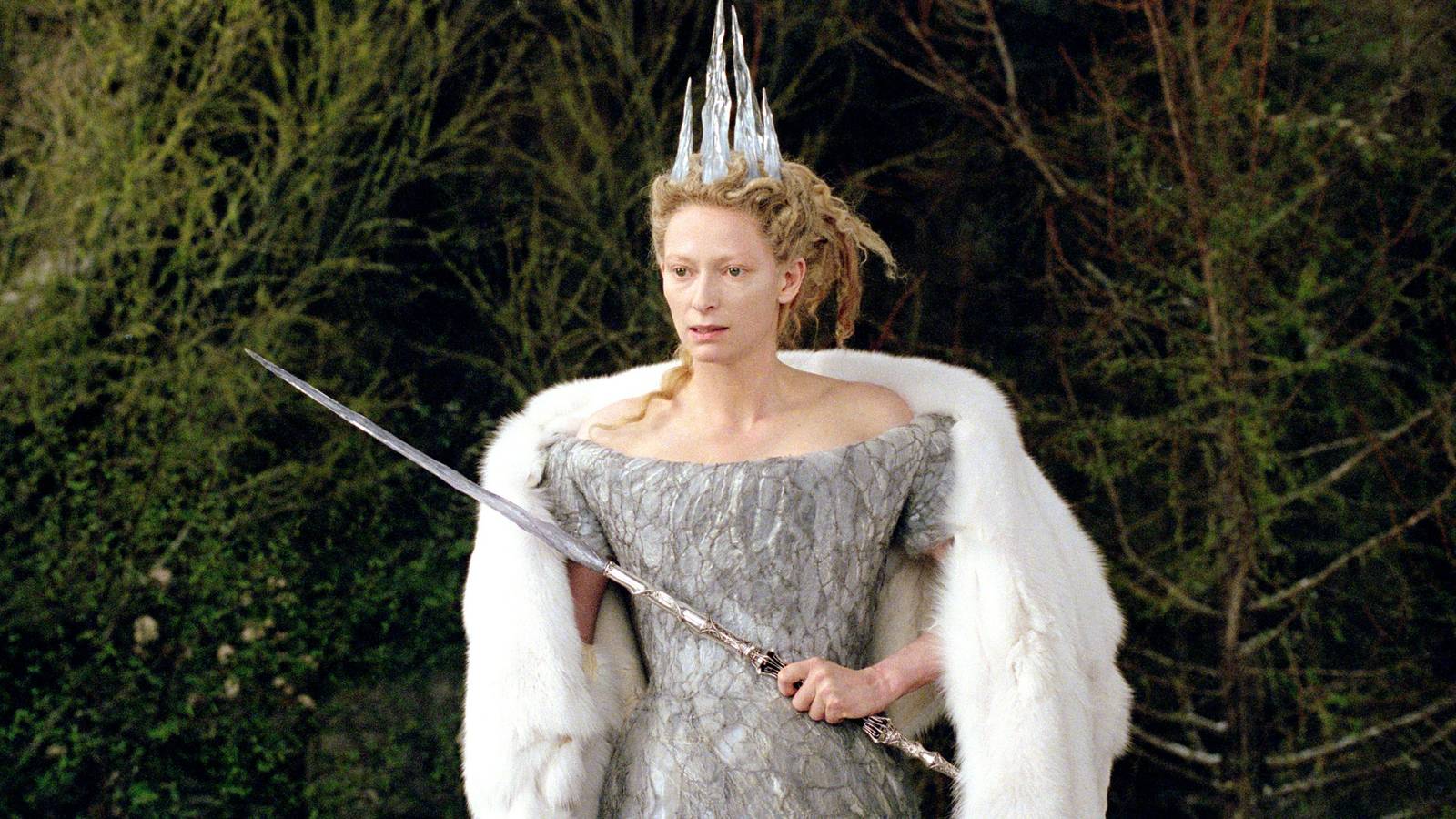 Tilda Swinton as the White Witch holding a sword in The Lion, the Witch and the Wardrobe