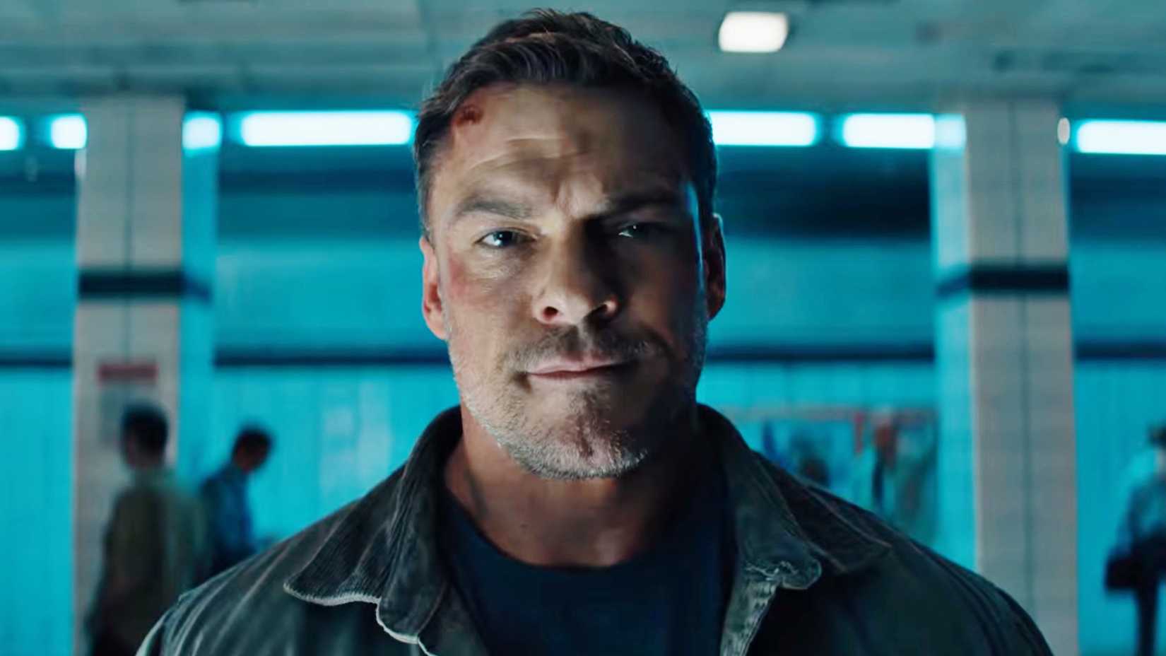 Alan Ritchson’s Jack Reacher looking unfazed in Reacher season 4