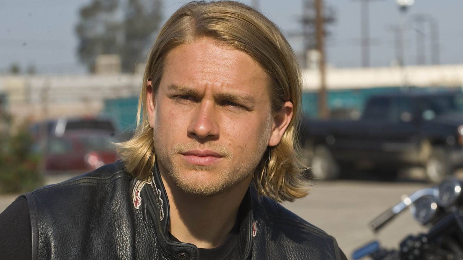 Charlie Hunnam’s Jax Teller squinting his eyes in Sons of Anarchy