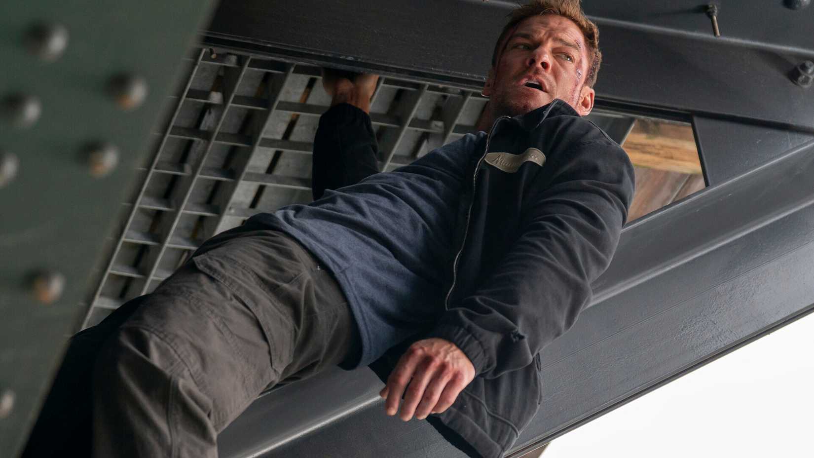 Alan Ritchson in Reacher season 4