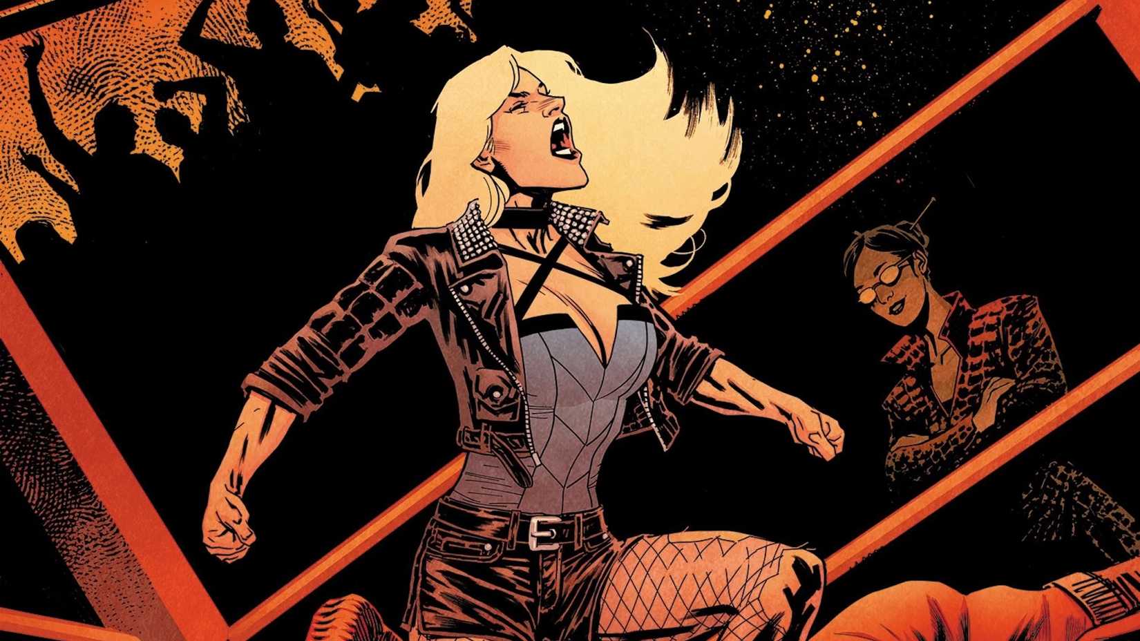 Black Canary looking upwards and screaming while standing in a fighting ring
