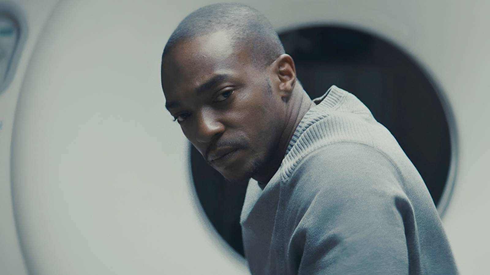Netflix’s 100-Minute Sci-Fi Horror Movie Turns Time Travel Into Nightmare Fuel