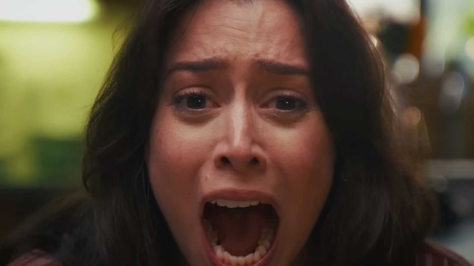 Cristin Miloti as Grace screaming in Buddy