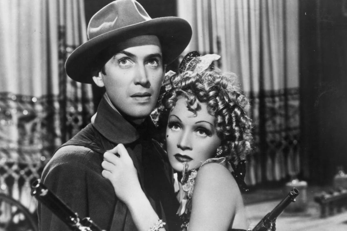 Classic Westerns from the 1930s featuring Errol Flynn in Dodge City