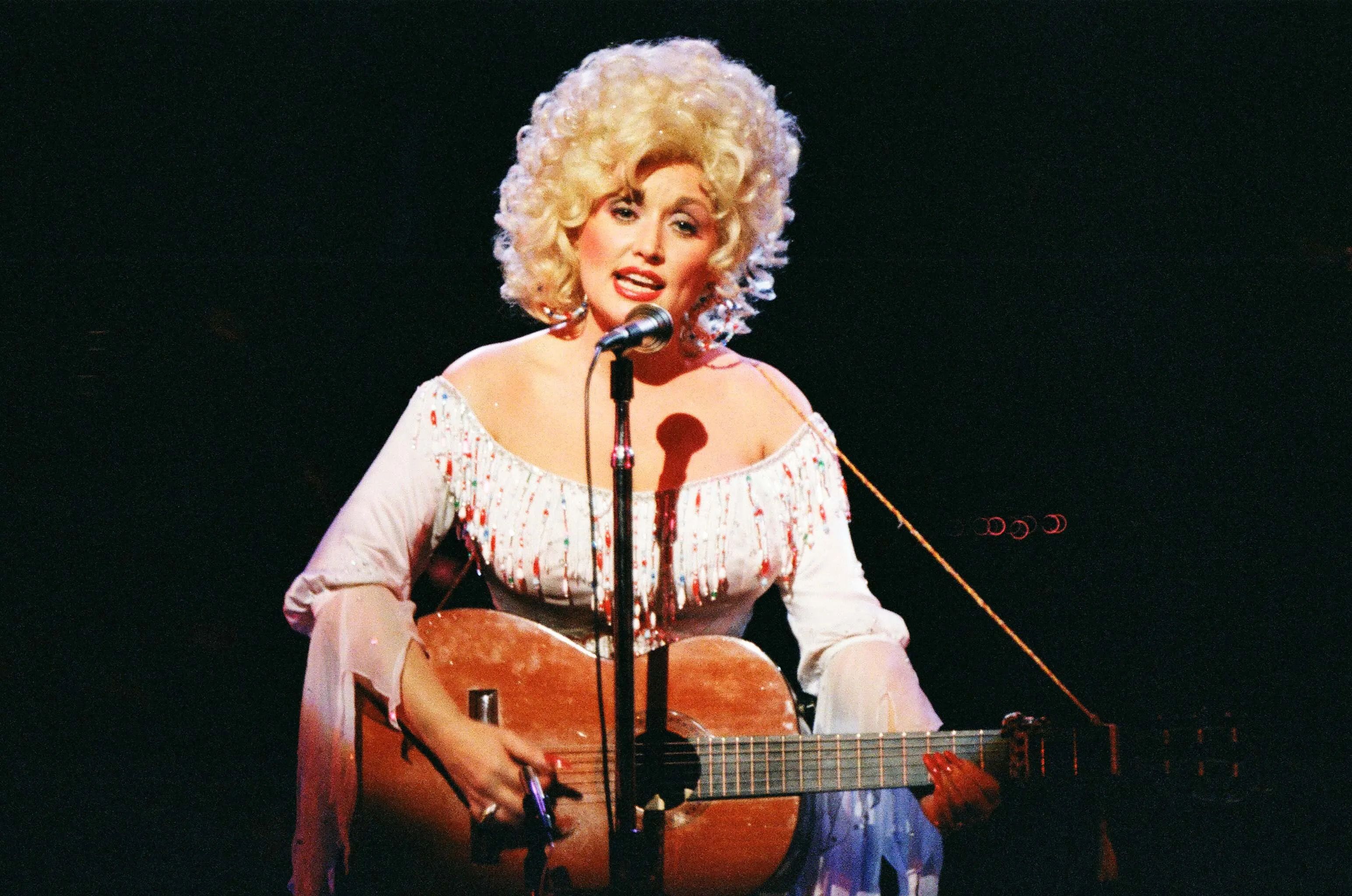 Dolly Parton Dies At 80