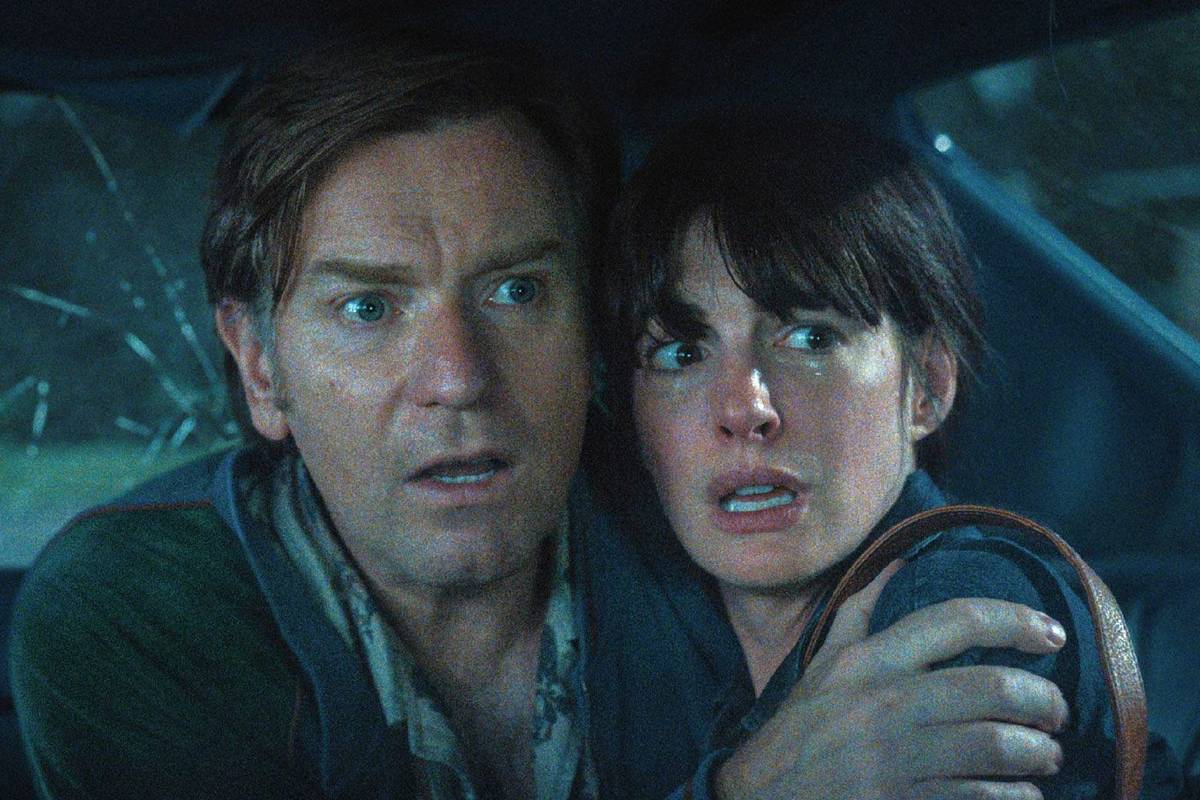 sci-fi thrillers like oak street dinosaur movie