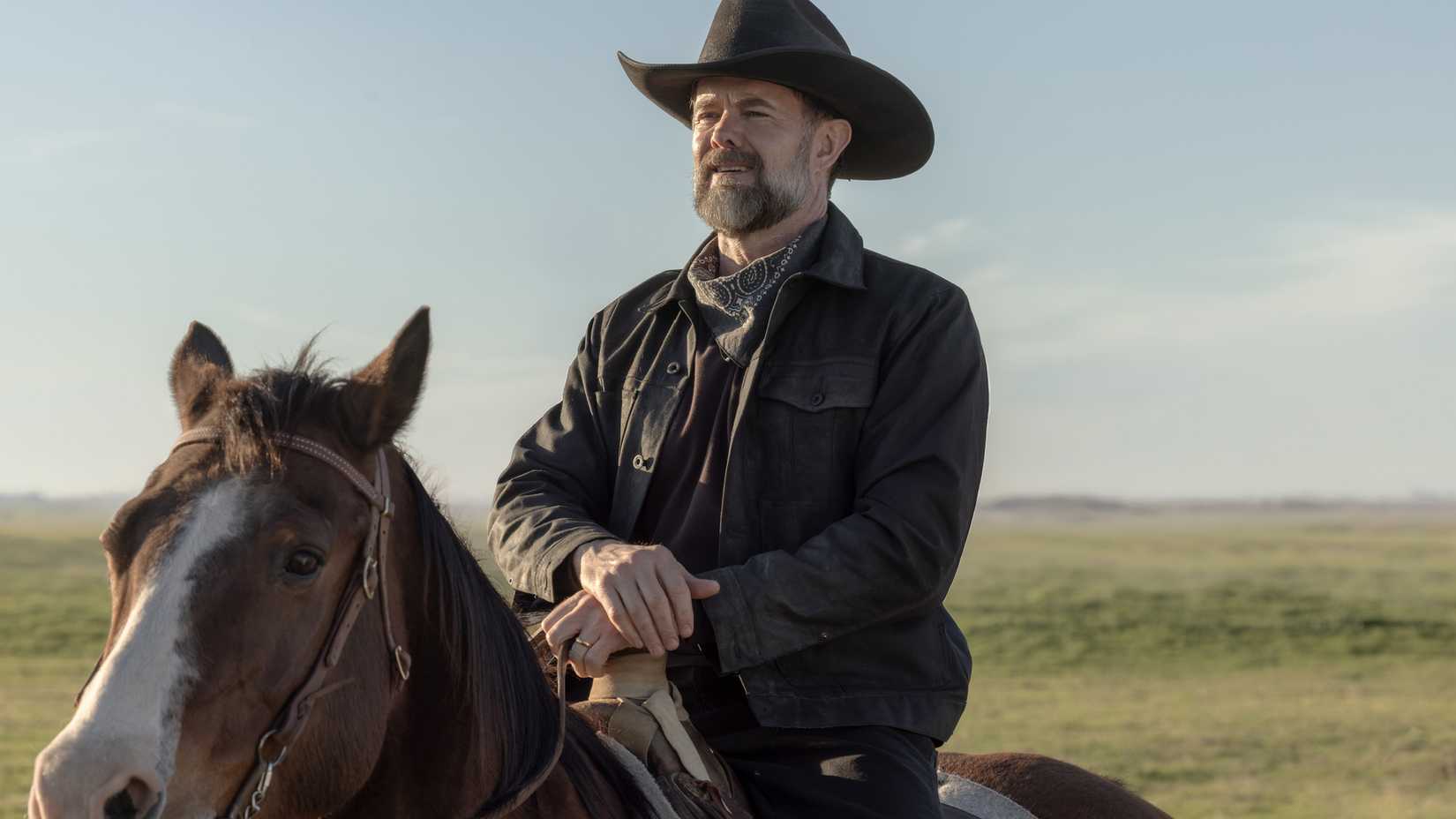 Garret Dillahunt on a horse in Lanterns