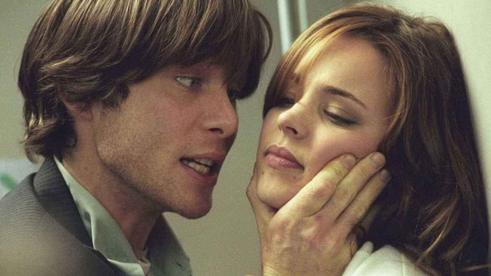 Jackson (Cillian Murphy) grabbing Lisa's (Rachel McAdams) face and yelling at her in Red Eye
