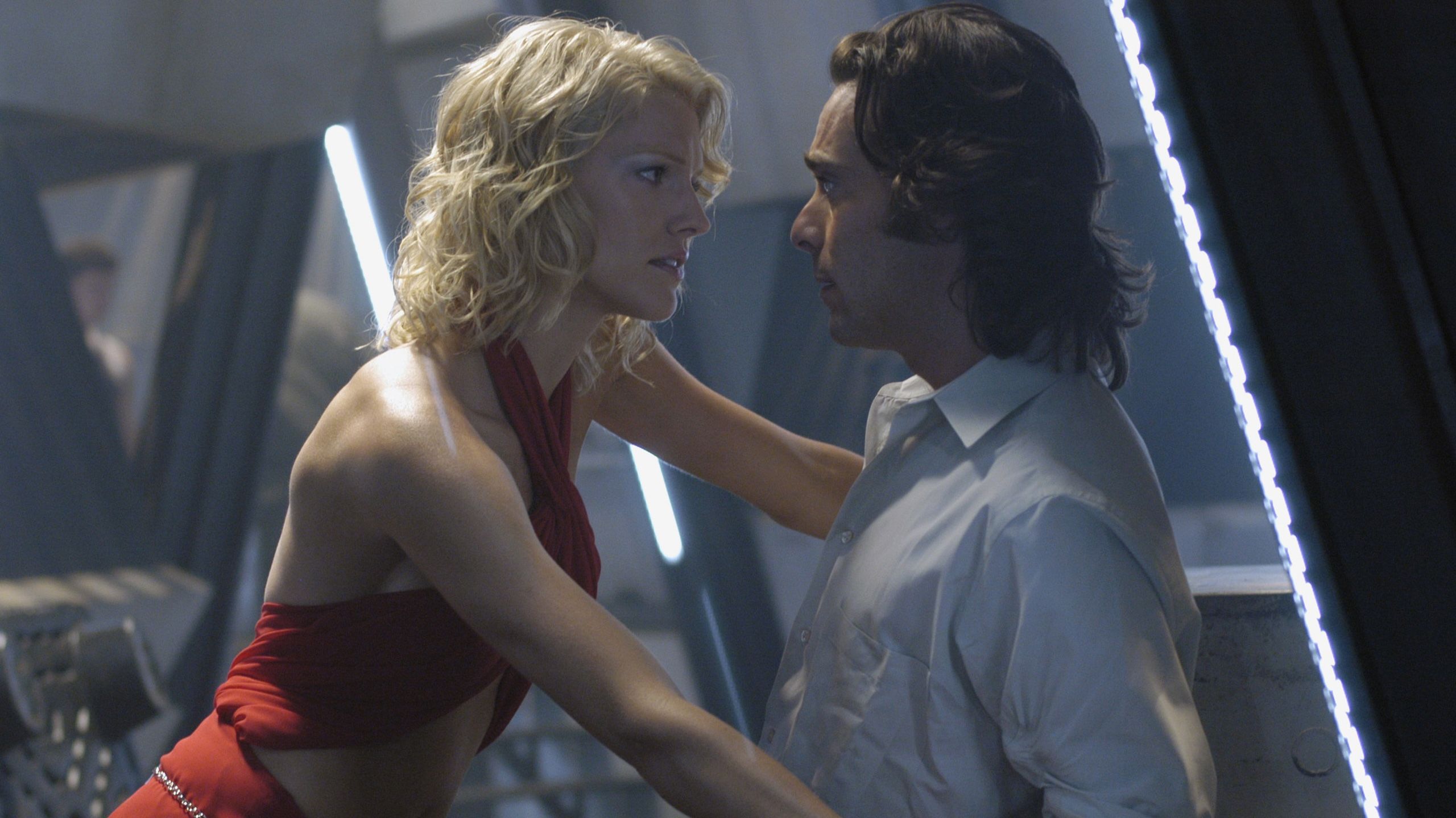 Battlestar Galactica Dropping Its Original Premise Saved The Show From Near-Certain Cancellation