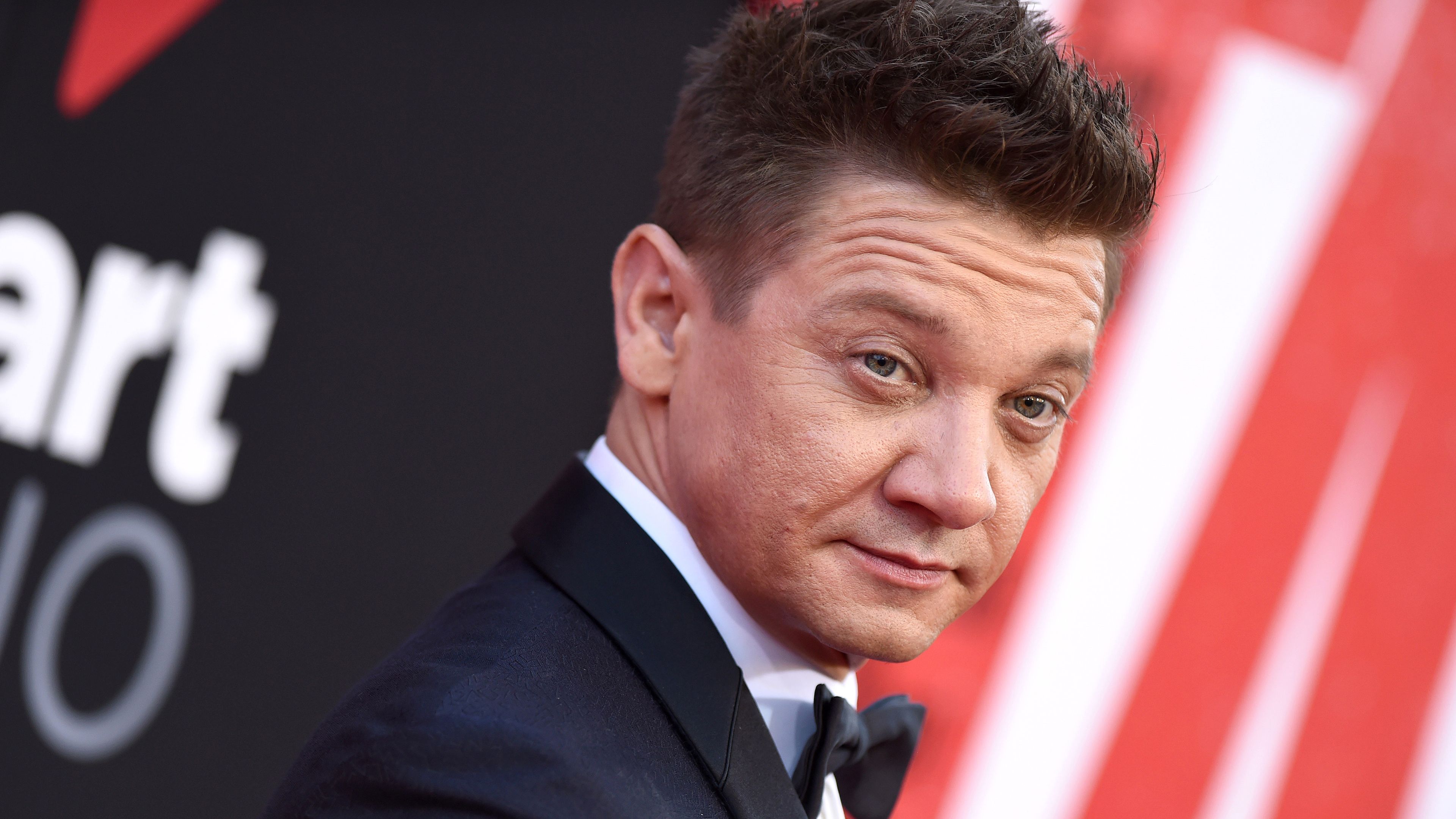 Jeremy Renner's Scrapped $226M Fantasy Action Sequel Plans & Potential Revival Addressed By Director image