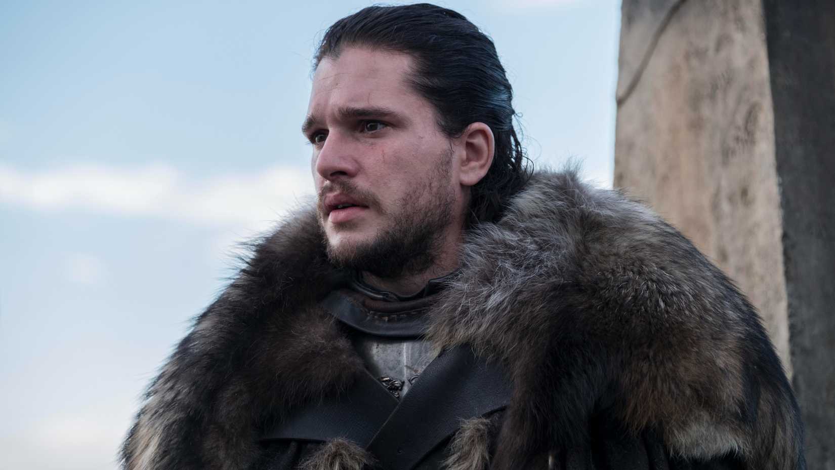 Kit Harington as Jon Snow looking concerned in season 7 of Game of Thrones.