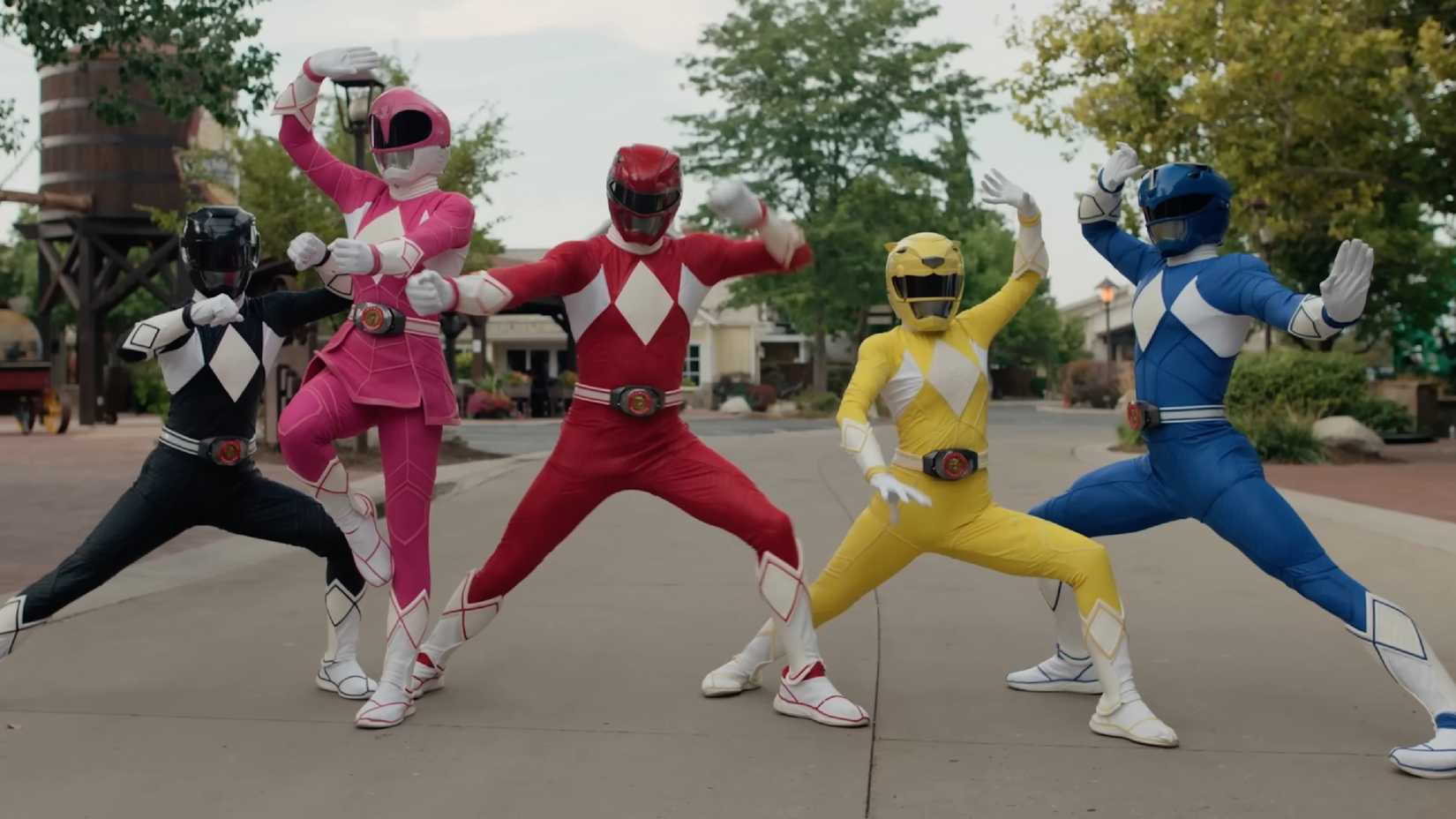 After 31 Years, Power Rangers Officially Debuts New Mighty Morphin Costumes