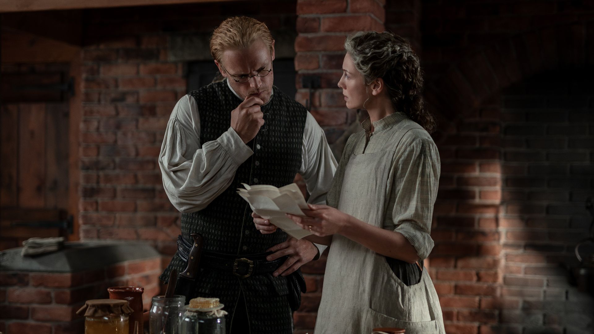How The Outlander Book Series Lines Up With Each Season Of The Show (& What Changes)