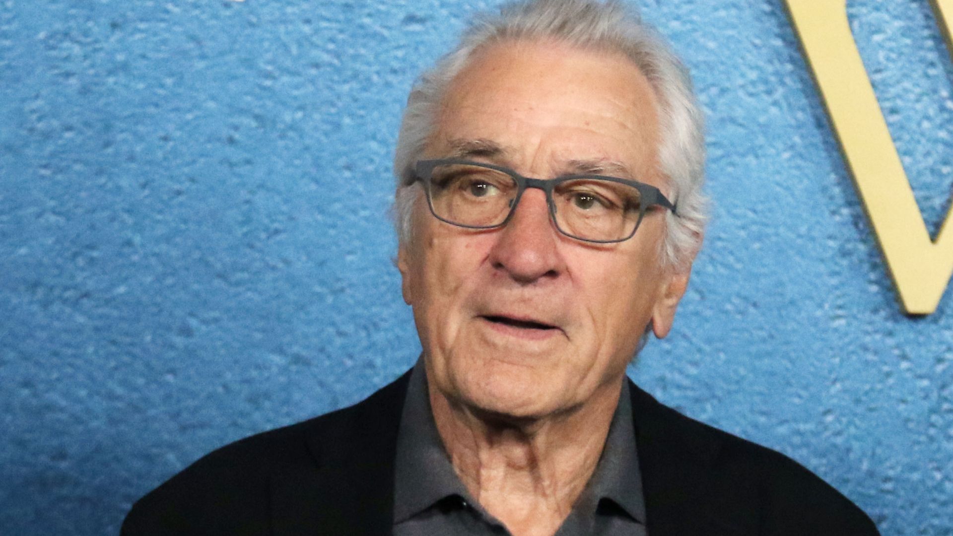Robert De Niro & The Russos' New Crime Thriller Is Now Streaming On Netflix