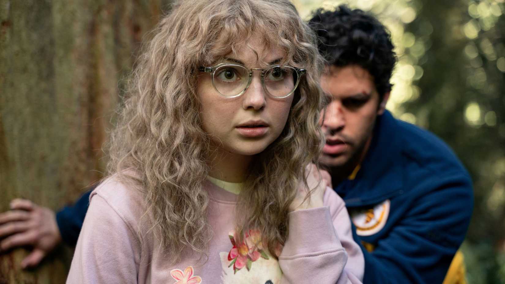 Sammi Hanratty and Steven Krueger in Yellowjackets season 1