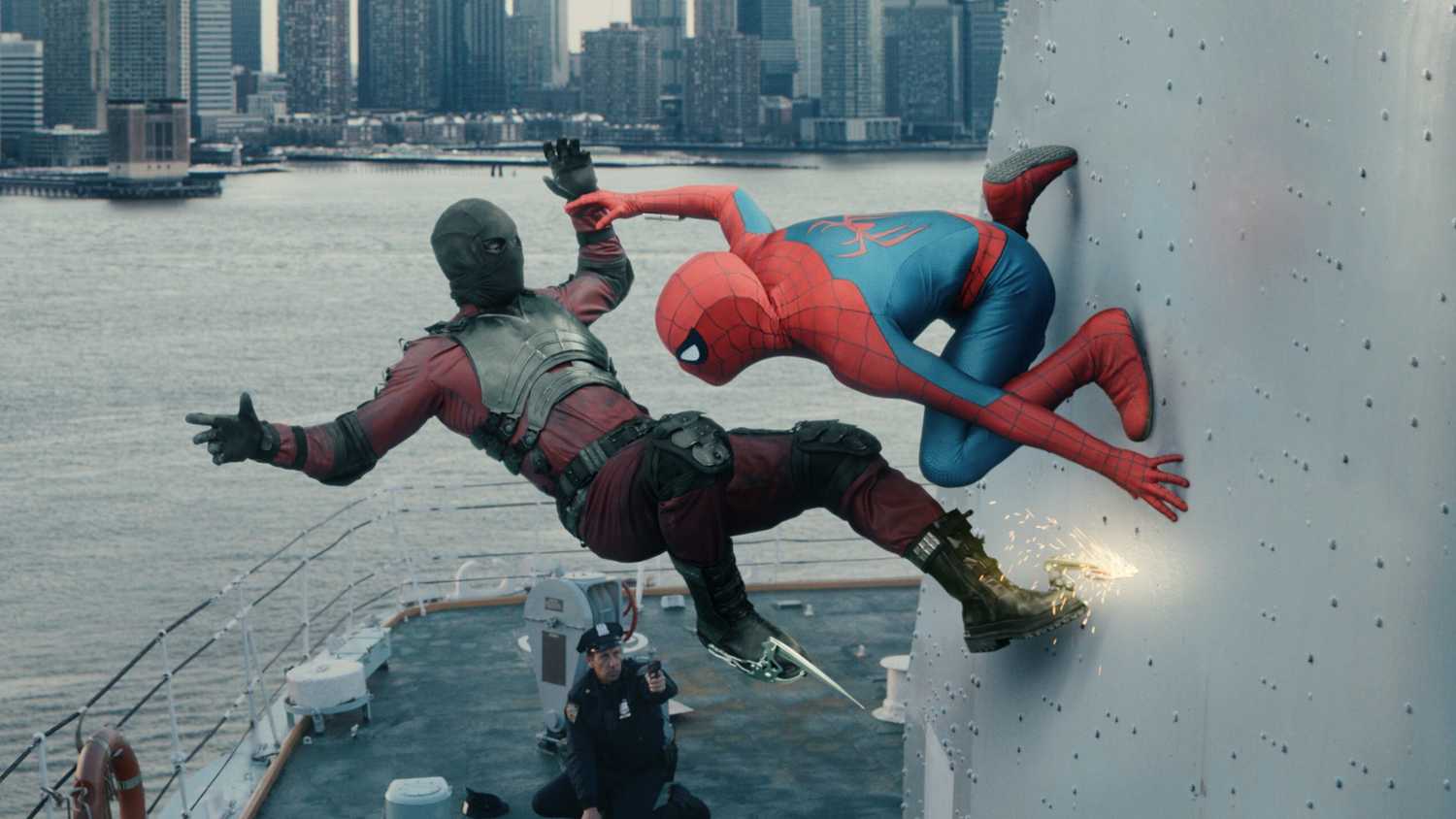spider-man-fighting-a-villain-in-spider-man_-brand-new-day Spider-Man: Brand New Day's First 10 Minutes Matter So Much More Than You Think (& Here's Why)