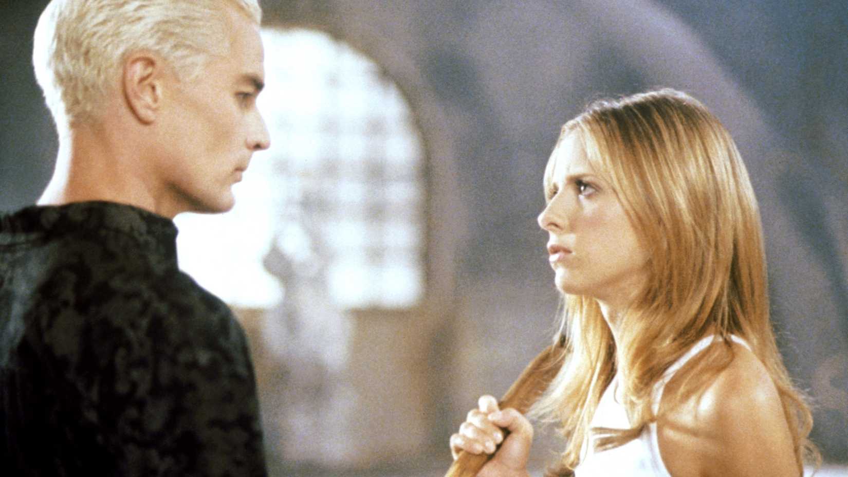 Spike (James Marsters) and Buffy (Sarah Michelle Gellar) facing off in Buffy the Vampire Slayer