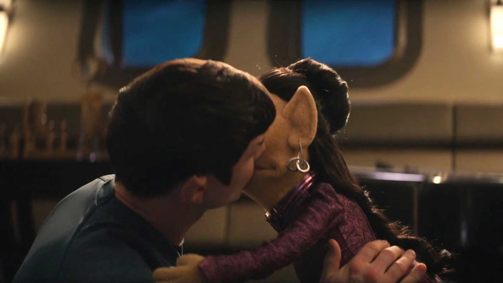 Spock kisses T'Pring puppet