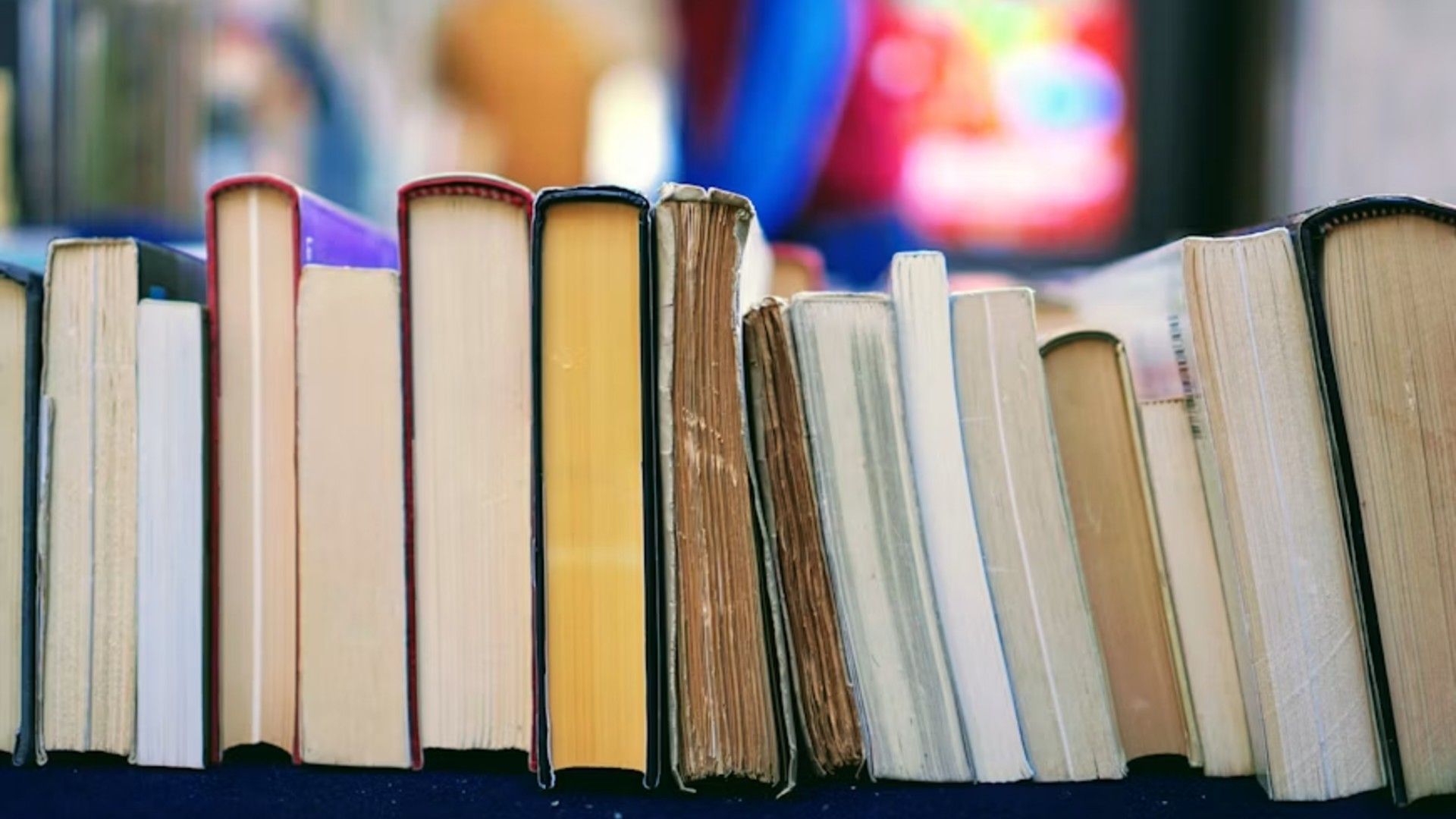 10 Best-Selling Books Of the 1990s image