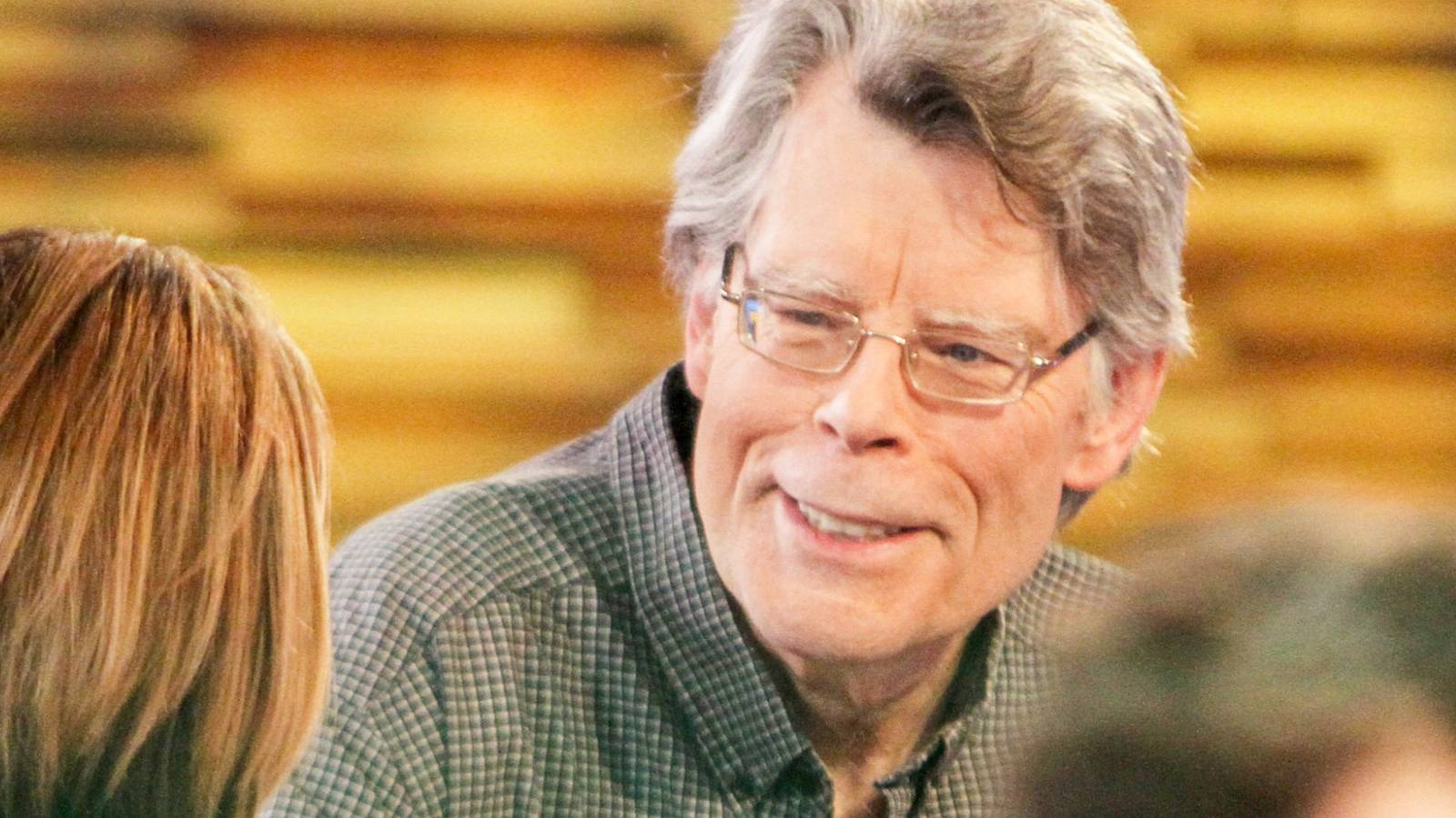 Stephen King talking to someone at Good Morning America in 2015