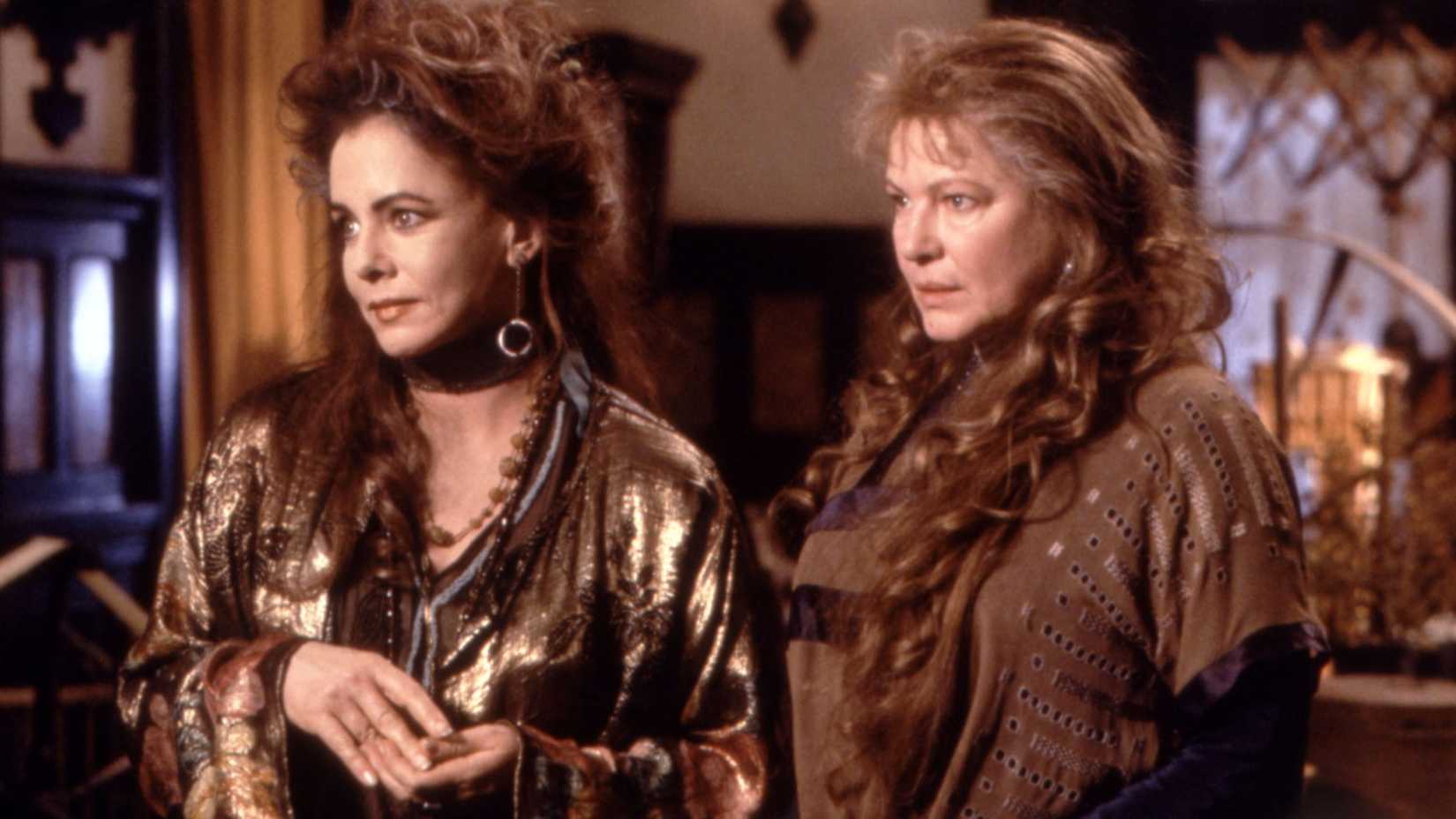 Stockard Channing, Dianne Wiest as the aunts in Practical Magic