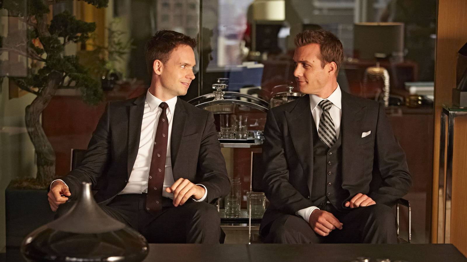 10 TV Show Storylines That Make No Financial Sense