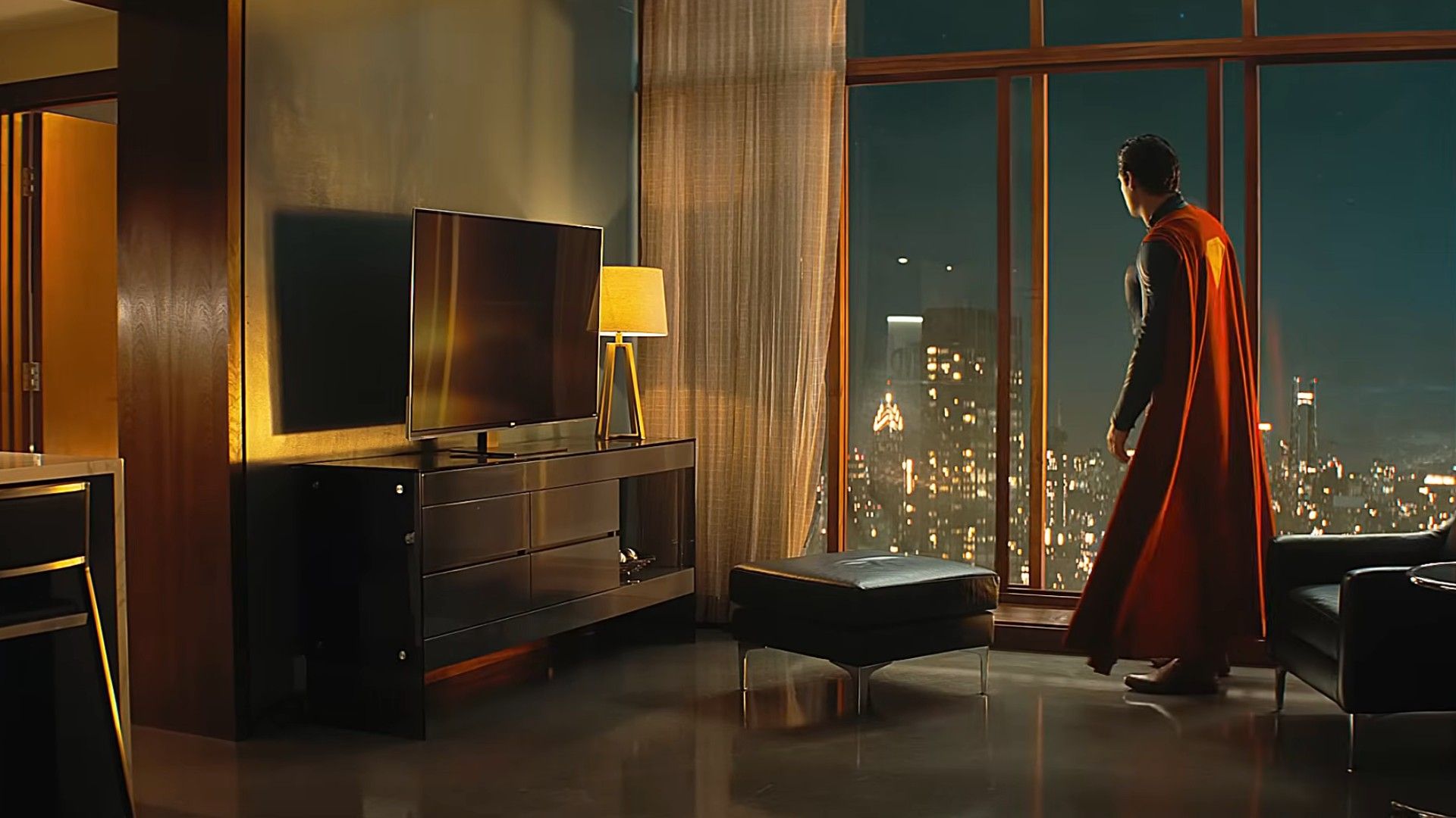 Clark Kent's brighter apartment in Supergirl.