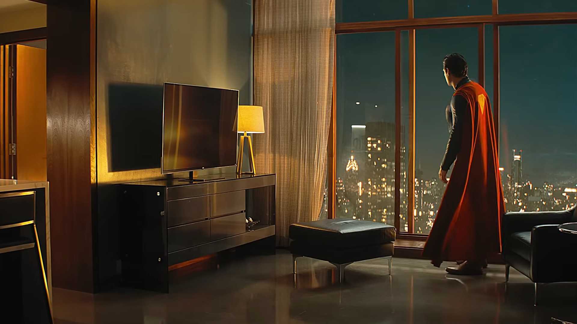 Clark Kent's brighter apartment in Supergirl.