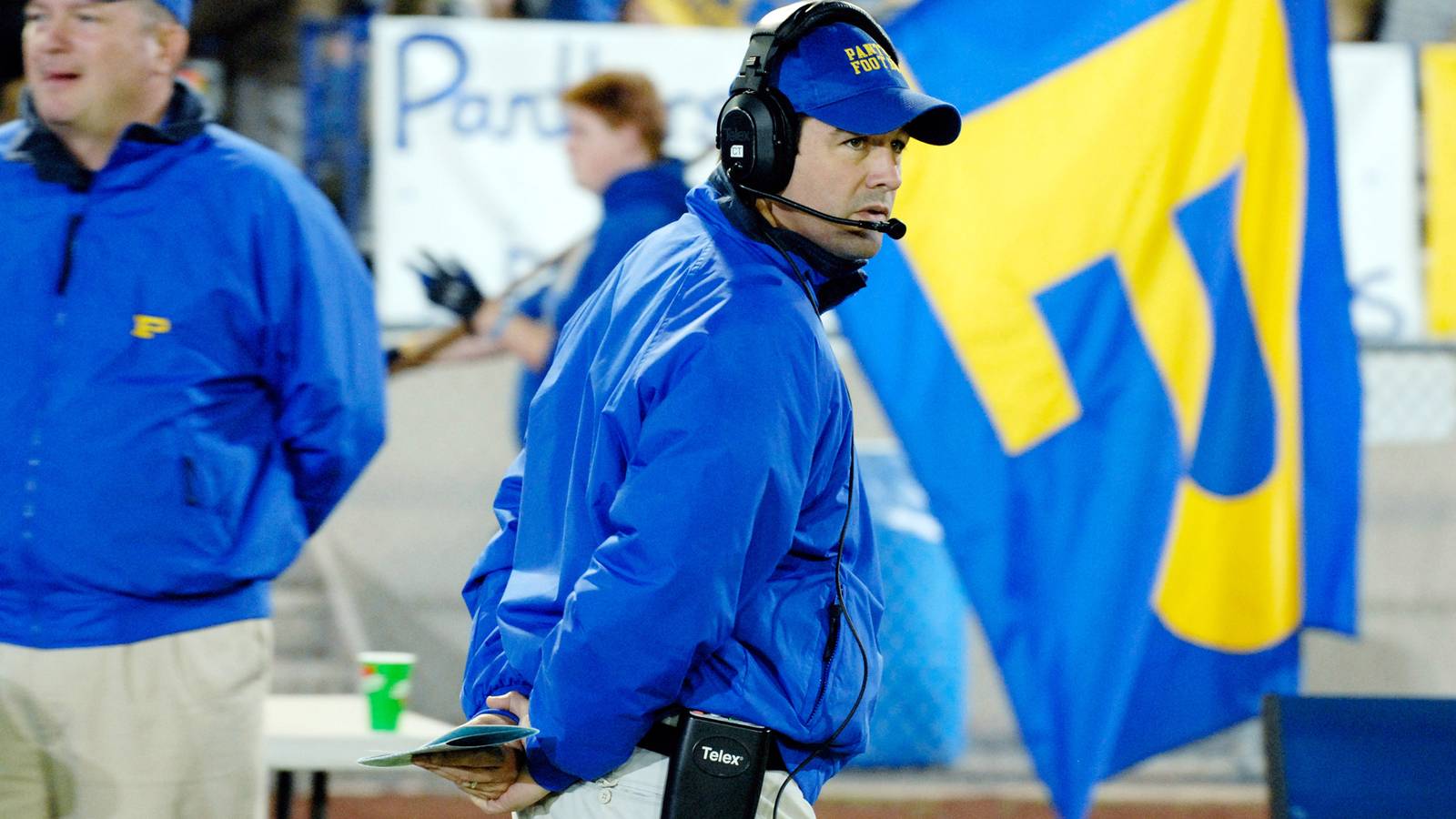 Coach Taylor's 10 Best Quotes In Friday Night Lights, Ranked