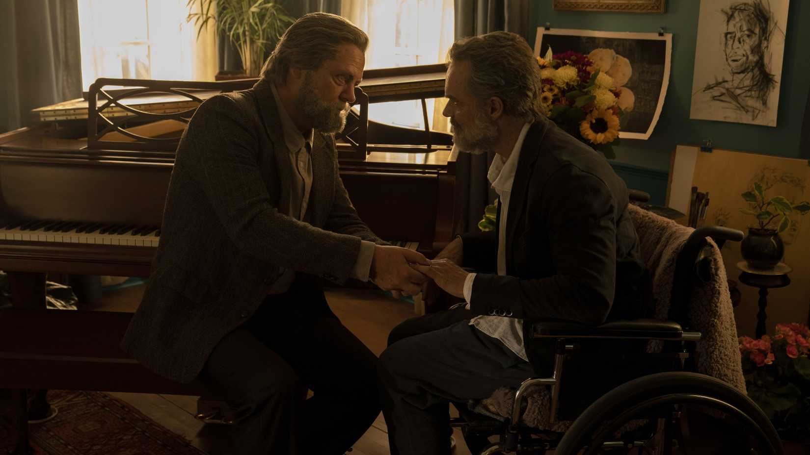 Bill (Nick Offerman) holding Frank's (Murray Bartlett) hand at the end of their lives in The Last of Us.
