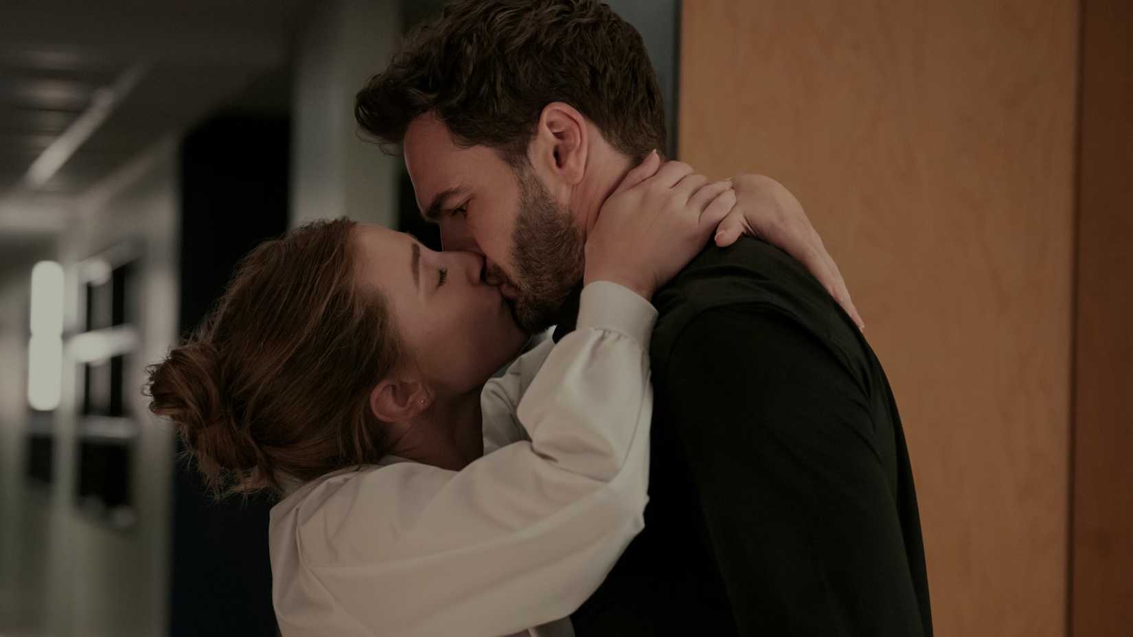 The Love Hypothesis' Lili Reinhart as Olive Smith and Tom Bateman as Dr. Adam Carlsen