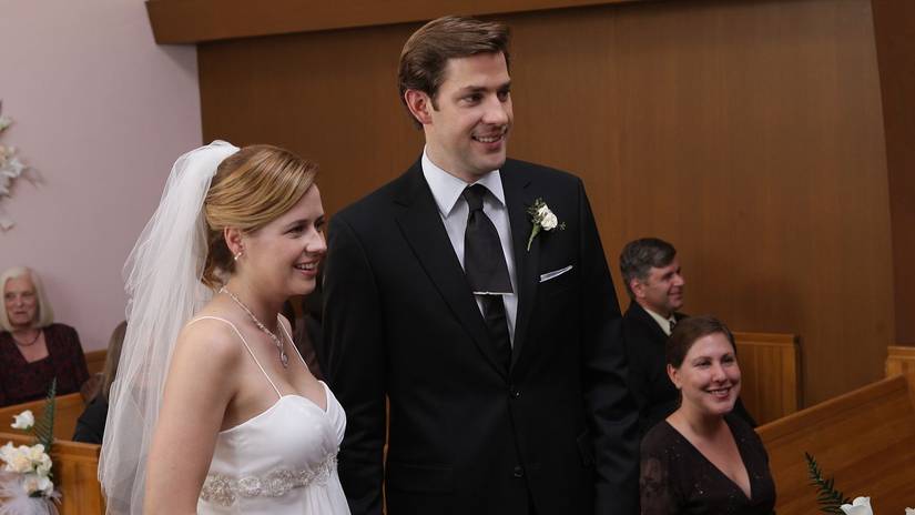 Pam (Jenna Fischer) and Jim (John Krasinski) getting married in The Office, Niagara.