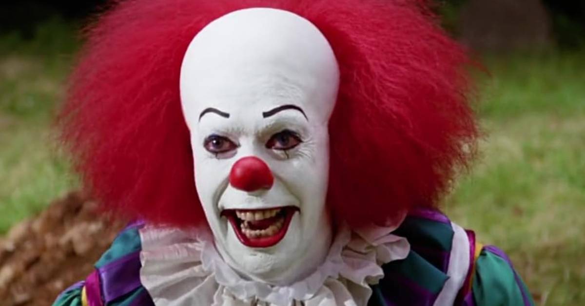 screenrant.com - Dalton Norman - 3 Best Movies To Watch On HBO Max This Weekend (#1 Is Tim Curry's Classic Stephen King Movie)