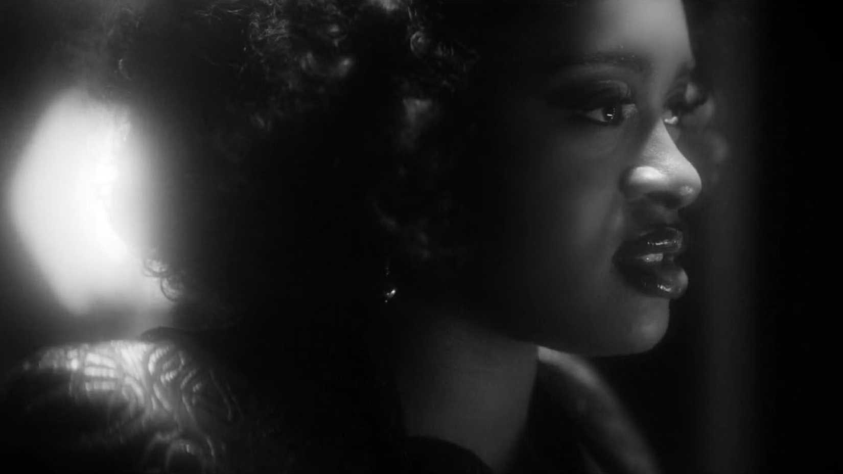 Uhura beating Klingon mind scanner